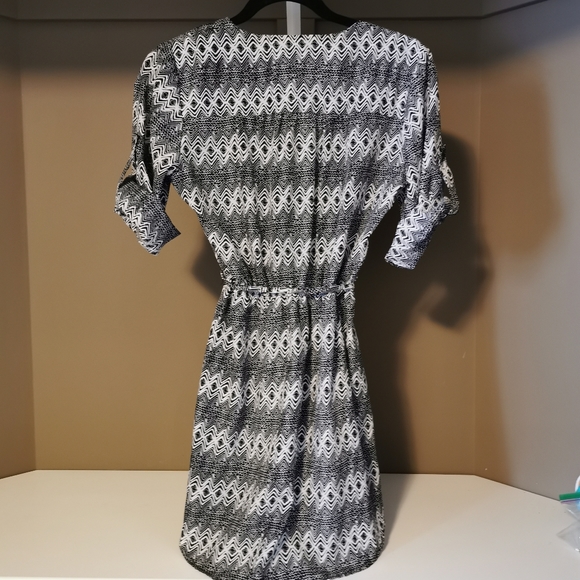 Silky Patterned Dress - Picture 5 of 5